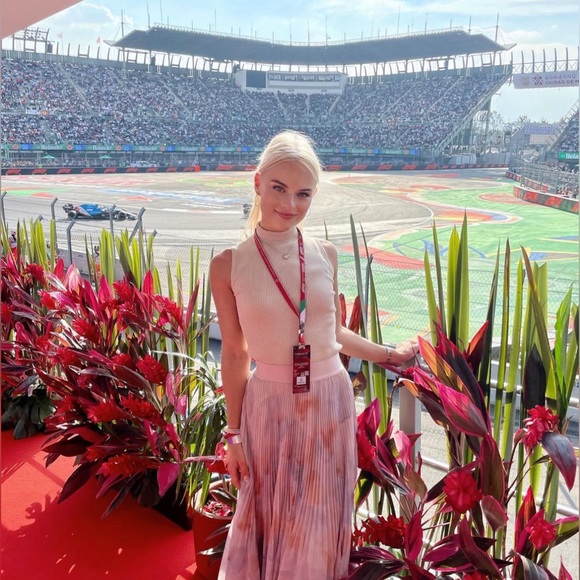 Meet your Posher, ILov - Picture 4 of 16